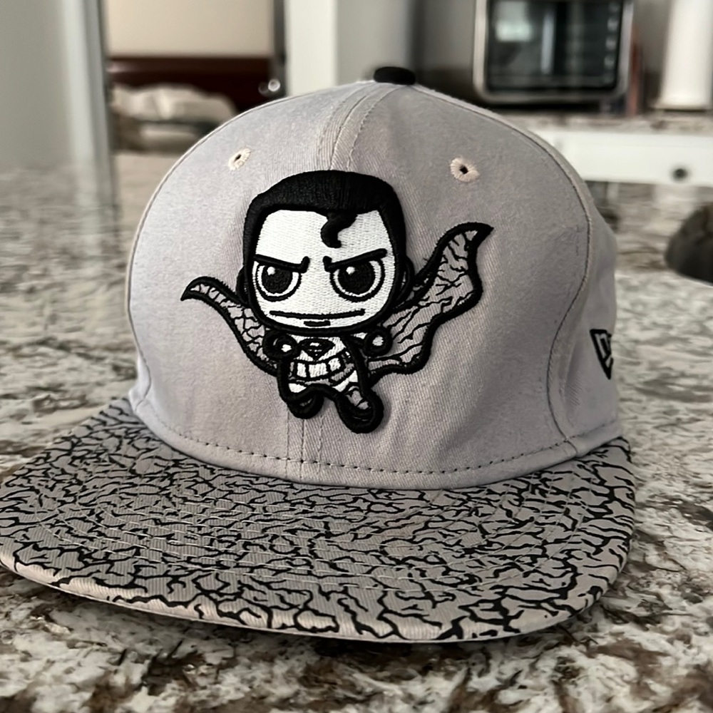 Dc Comic’s Adjustable Snap Back Hat - image 1